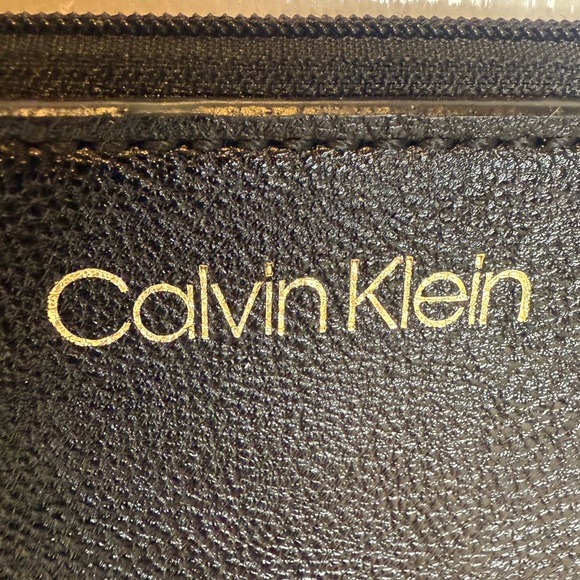 CALVIN KLEIN WRISTLET/POUCH BLACK - Picture 10 of 13